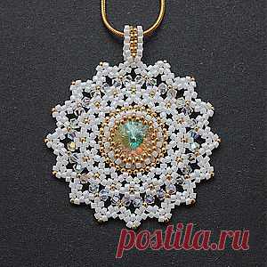Кулон "Снежинка" из бисера. МК.
