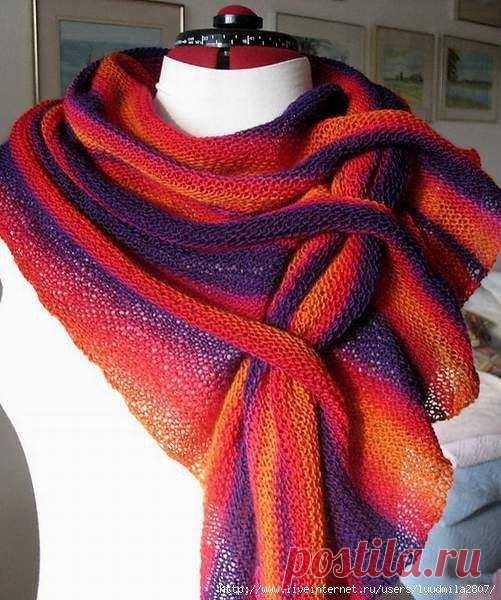 Шикарная шаль-шарф. Фото МК + можно посмотреть здесь http://www.fabartdiy.com/diy-knit-pfeilraupe-scarf-arrow-caterpillar/ и здесь https://alpistrickbuch.blogspot.ru/2015/08/zierschlitze-stricken.html + http://www.stranamam.ru/post/10790601/