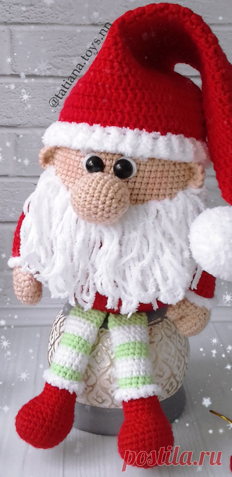 PDF Новогодний гномик крючком. FREE crochet pattern; Аmigurumi doll patterns. Амигуруми схемы и описания на русском. Вязаные игрушки и поделки своими руками #amimore - гном, гномик, кукла, куколка, gnom, dwarf, doll, puppet, muñeca boneca, poupée, puppe, panenka, bebek, lalka. Amigurumi doll pattern free; amigurumi patterns; amigurumi crochet; amigurumi crochet patterns; amigurumi patterns free; amigurumi today.