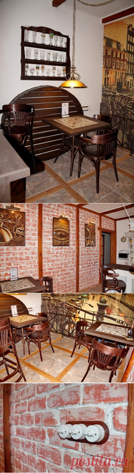 Кухня: имитация печки и дровницы, "бочка" на стене, перигорский пол