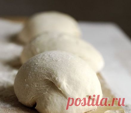 Дрожжевое тесто на кефире и сыре..