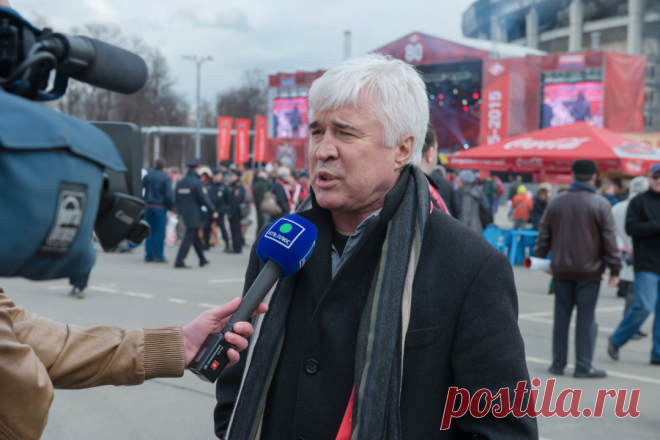 Евгений Ловчев: «Локомотив» не способен конкурировать с «Зенитом» в РПЛ. Бывший игрок «Спартака» Евгений Ловчев высказал сомнения по поводу конкурентоспособности «Локомотива» в борьбе с «Зенитом» в чемпионате России.