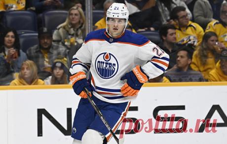 Россиянина Костина признали второй звездой игрового дня в Национальной хоккейной лиге. В ночь на четверг форвард &quot;Эдмонтона&quot; оформил дубль в победном для команды матче против &quot;Анахайма&quot;