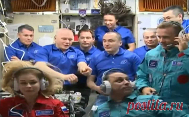 Рогозин рассказал о самочувствии находящихся на МКС Пересильд и Шипенко. Врачи Центра подготовки космонавтов (ЦПК) оценили состояние находящихся на Международной космической станции (МКС) актрисы Юлии Пересильд и режиссера Клима Шипенко как нормальное, сообщил глава «Роскосмоса» Дмитрий Рогозин в своем Telegram-канале.