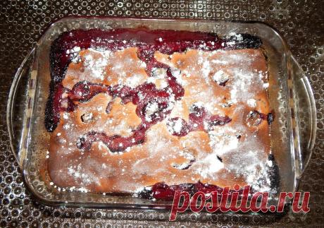 Шарлотка со сливами - Простые рецепты Овкусе.ру