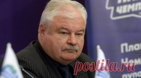 Плющев: миллиард премиальных «Локомотиву» за Кубок Гагарина — очень серьёзная сумма. Бывший тренер сборной России Владимир Плющев высказался о премиальных «Локомотиву» за победу в Кубке Гагарина. Читать далее