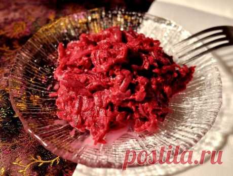 Свекольный салат с орехами и черносливом — классический рецепт | Вкусный рецепт