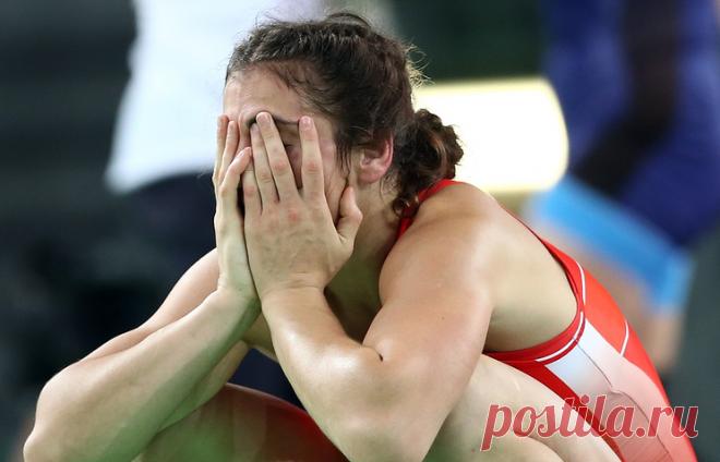 Наталья Воробьева. © Станислав Красильников/ТАСС. 
РИО-ДЕ-ЖАНЕЙРО, 18 августа. /ТАСС/. Россиянка Наталья Воробьева завоевала серебряную медаль Олимпийских игр по вольной борьбе в весовой категории до 69 кг. В финальном поединке она проиграла японке Саре Досе, уступив по техническим действиям (2:2). Подробнее на ТАСС: http://tass.ru/sport/3547194  |  ТАСС: Спорт - Наталья Воробьева завоевала серебро Олимпиады в вольной борьбе в весе до 69 кг