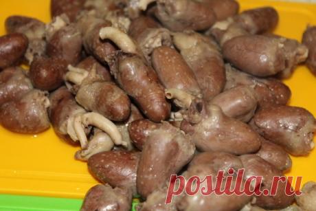 Салат из куриных сердечек и грибов - Простые рецепты Овкусе.ру