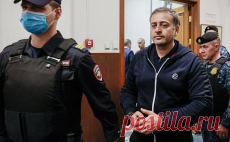 Суд арестовал главного следователя Дагестана по делу о взятках. Басманный суд Москвы отправил под арест до начала следующего года замглавы МВД — руководителя следствия Республики Дагестан Руфата Исмаилова. Ему предъявили обвинения в крупной взятке и превышении должностных полномочий