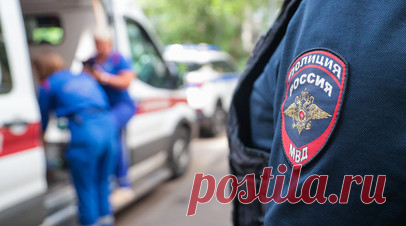 «Ребёнок в тяжёлом состоянии»: в Красногорске мальчику разорвало руку при попытке поднять с земли купюру. Десятилетний мальчик получил серьёзную травму руки в результате взрыва в подмосковном Красногорске после того, как попытался поднять с земли деньги. По данным СК, взрывное устройство было замаскировано под подарочную упаковку с прикреплённой десятирублёвой купюрой. Сейчас ребёнок находится в тяжёлом состоянии, ему частично ампутировали несколько пальцев на правой руке. Читать далее