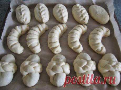 Пирожки разных видов формовки с рисово-мясной начинкой