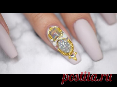 Nude Art Decor Nails | April Ryan | Red Iguana