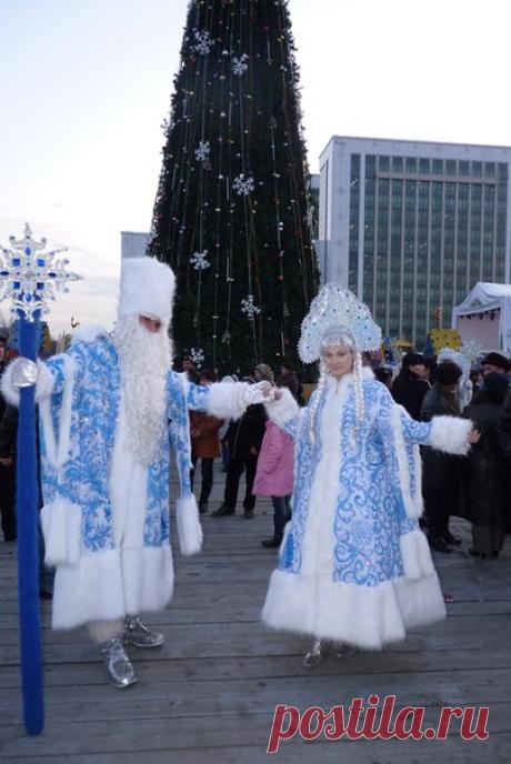 Костюмы деда Мороза и Снегурочки