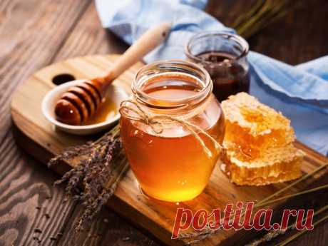 Удивительные свойства мёда для красоты и здоровья Этот сладкий продукт природного происхождения славится своими полезными свойствами, которые делают его идеальным компонентом для ухода за собой. О главных из них рассказываем в нашем материале.