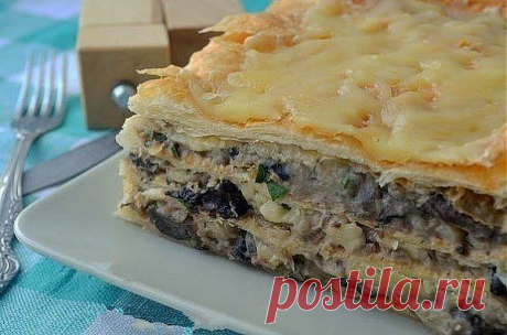 Нежный и вкусный пирог с картофельно-грибным кремом.