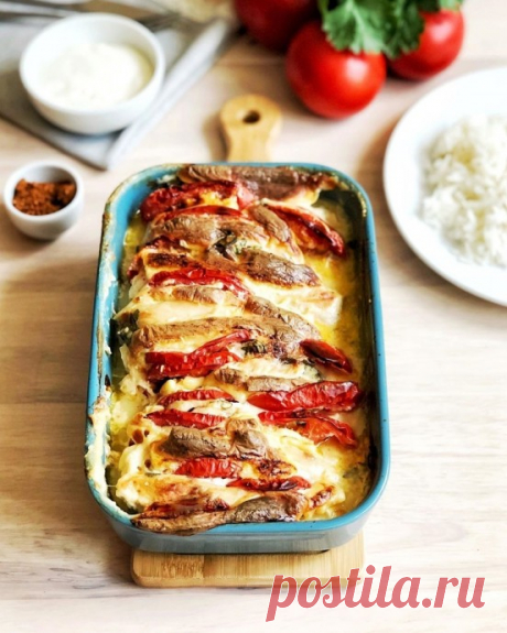 ​Куриное филе с помидорами и моцареллой