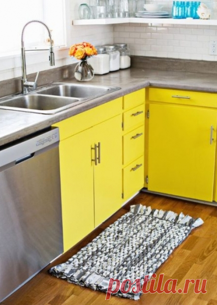 Тканый коврик из лоскутков… Как же красиво и просто! » Sam-Sdelay.RU – Сделай сам!