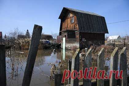 В российском регионе допустили подтопления десятка тысяч домовладений. В Курганской области из-за паводка могут быть подтоплены более 10 тысяч домовладений. Об этом сообщает управление МЧС по региону. «При максимальных допустимых значениях будут подвержены [подтоплению] 62 населенных пункта, 4300 домов и 5550 приусадебных участков, 600 дачных участков», — сообщили в министерстве.