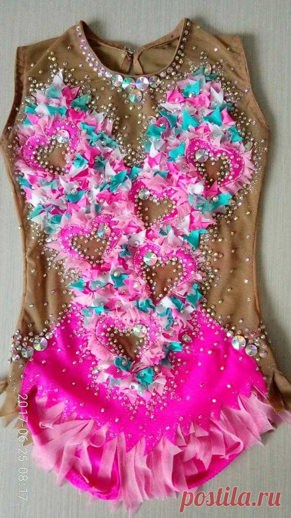 Rhythmic Gymnastic Leotard Absolutely Stunning Skaiting Dress,Rhythmic Leotard or Twirling Costume! Thick lycra a stunning design of crystal ss10 ss16 ss20 ss 34 (MORE THAN 2500 CRYSTALS) and 45+ sewing on rhinestones. Hand-painted in black glitter! Exellent Quality & Fit! The price for a suit to 140 cm Size: Height 125-132