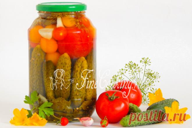 Ассорти из помидоров и огурцов на зиму Маринованные огурцы с помидорами можно легко и просто приготовить на зиму в виде ассорти.