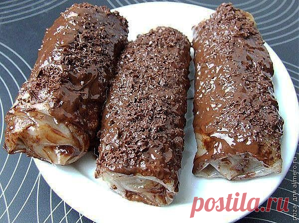 Вьетнамские блинчики с бананами и шоколадом.