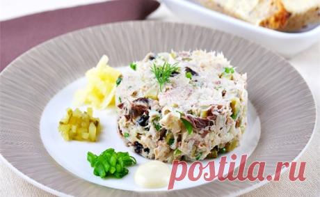 Салат с копченой рыбой — Кулинарный Рай
Оригинальный рецепт ароматного салата с копченой скумбрией, яблоком, солеными огурцами и черносливом.