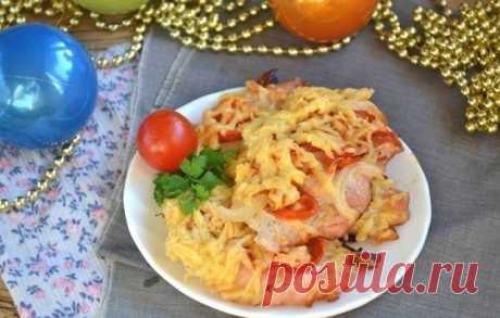 Куриные грудки с помидорами и сыром
Рецепты. Простые и вкусные блюда
Ингредиенты:
Куриное филе — 1 шт.
Сыр твердый — 80 г
Лук репчатый — 1–2 шт.
Помидоры черри — 5–6 шт.
Соль — по вкусу
Перец душистый молотый — по вкусу
Приготовление:
1. Подготовьте все ингредиенты, куриную грудку заранее полностью разморозьте.
2. Куриное филе порежьте тонкими пластинами. Это очень удобно делать широким острым ножом. Каждую пластину поперчите и посолите с обеих сторон.
3. Форму для запекан...