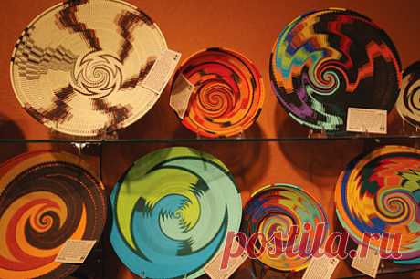 Плетеные корзины и блюдца индейцев