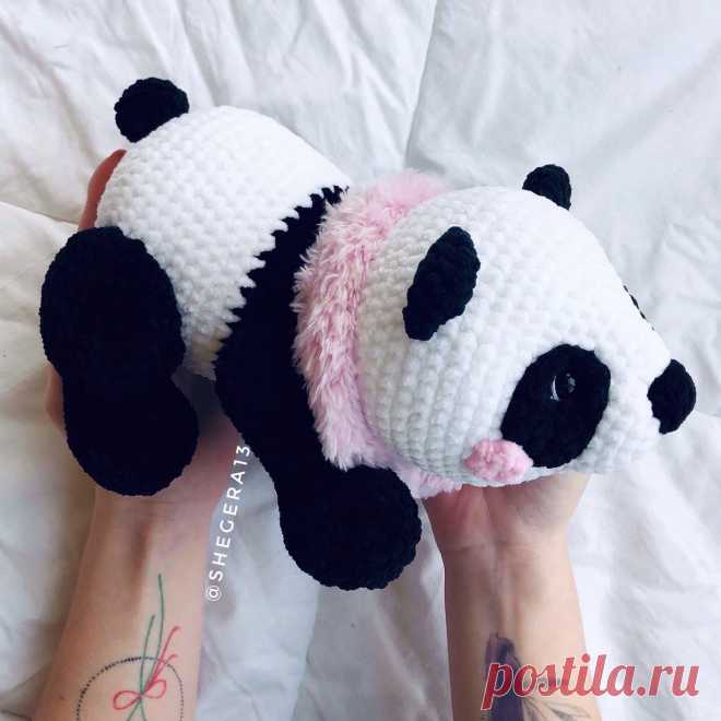 PDF Панда крючком. FREE crochet pattern; Аmigurumi animal patterns. Амигуруми схемы и описания на русском. Вязаные игрушки и поделки своими руками #amimore - плюшевая панда, пандочка из плюшевой пряжи медведь, медвежонок, мишка.