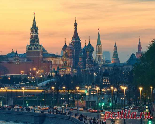 Доброй ночи, столица! 

Фото: irrvas