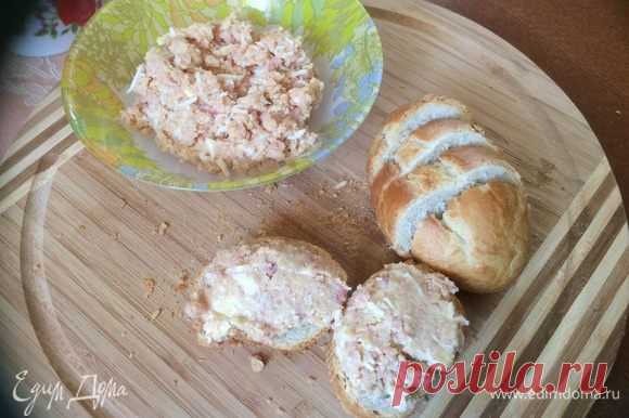 Ветчинное масло. Ингредиенты: ветчина, яйца куриные, сливочное масло | Официальный сайт кулинарных рецептов Юлии Высоцкой