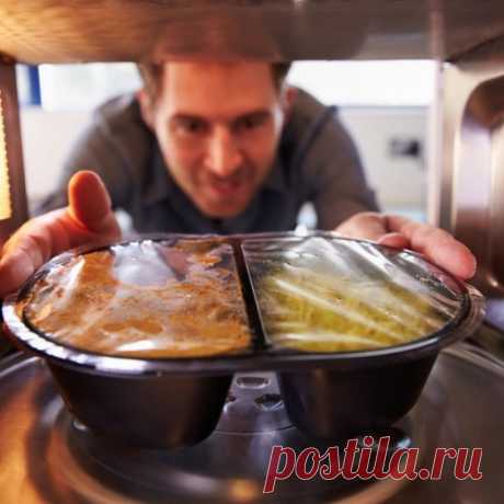 Почему разогрев пищи в микроволновке - плохая идея