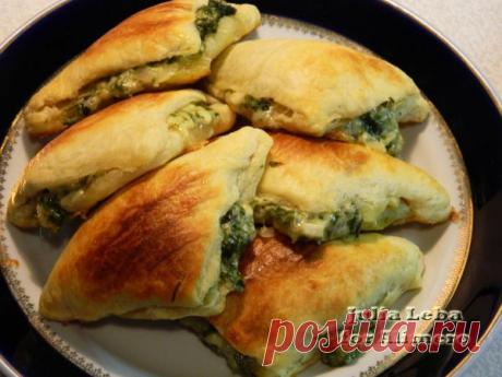 Слоеные пирожки с сыром и зеленью по восточному / Рецепты с фото
