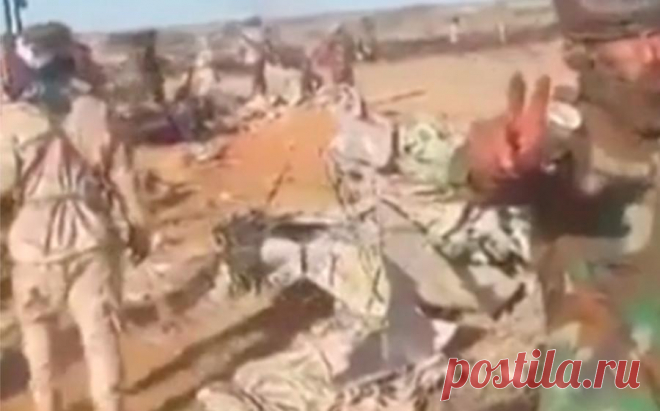 Появились кадры с места крушения Ил-76 с россиянами в Судане. Самолет использовался армией Судана для снабжения осажденного повстанцами города, на его борту были несколько россиян