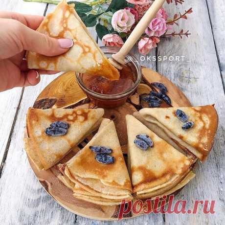 Масленица, я уже подготовила для вас рецепт очень вкусных, и сытных блинчиков 
⠀
Из указанных ингредиентов получилось 10 шт, для большего количества увеличивайте ингредиенты))
⠀
Ставьте лайк и сохраняйте в закладки
⠀
КБЖУ на 100 гр 235/ 9,21/ 8,53/ 29
⠀
 яйца 2 шт
 цельнозерновая мука 70 гр
 рисовая мука 70 гр
 молоко 200 гр
 масло оливковое 10 гр
 разрыхлитель 1 ч.л
 щепотка соли
 подсластитель по вкусу
⠀
Готовим:
⠀
 Яйца с щепоткой соли взбить венчиком. Добавить молоко, ...
