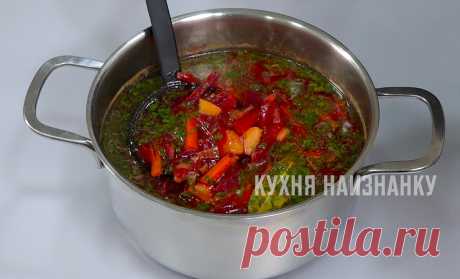 Когда мне хочется особенно вкусного супа, я готовлю его так (да, необычно, но вкусно очень)  😍 ⠀ На 2 литра воды: ✅ 3 картофелины ✅ 1 морковь ✅ 200-250 грамм белой фасоли ✅ 2-3 небольших помидора ✴️ 1 луковица ✵️ 3-4 зубчика чеснока ➰ соль, перец, лавровый лист - по вкусу ❌ зелень - по желанию ⠀ Приготовление: Фасоль замочить в холодной
воде на 3-4 часа.
Лук мелко порезать.
Картофель порезать кубиками.
Морковь натереть на мелкой тёрке.
Помидоры порезать кусочками.
В кастрюлю с кипящей водой по…