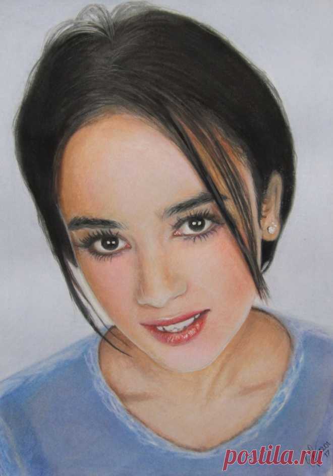 Alizee 
А4, акварельные и пастельные карандаши, акварель (14 часов)