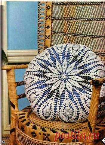 Ажурный чехол для подушки крючком. Подушка ажурным узором |
