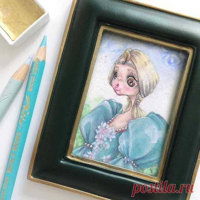 « Amour, Amour »✨
This original piece is inspired one of my favorite movies: « Peau d’âne » (Donkey Skin) by Jacques Demy. I made my own version of the painting which, when he looks at it, makes Jean Marais deeply fall in love with his daughter, Donkey Skin 💛.
This original framed piece is available at camillpfister.etsy.com (direct link on my bio) 💙
.
#camillepfister #gothic #instaart #art #illustration #fashion #pastel  #cute #kawaii #doll #lolita #popsurrealism #lowbr...