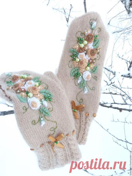 Купить Варежки " Утренний сад 2" - бежевый, рисунок, садовые цветы, сад, розы