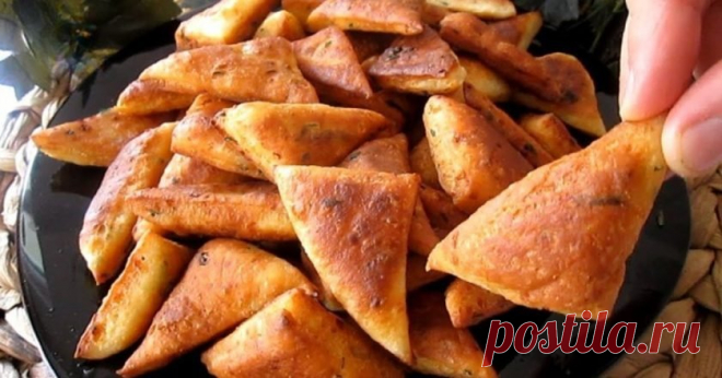 Треугольники с сыром на сковороде: рецепт быстрой закус - Со Вкусом
