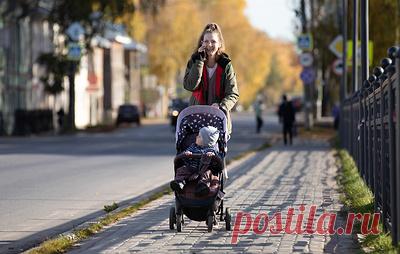 В ГД предложили увеличить пособие по уходу за ребенком до 75% от зарплаты. Необходимо создать условия, при которых дети будут оставаться с родителями как можно дольше, заявил депутат Николай Новичков