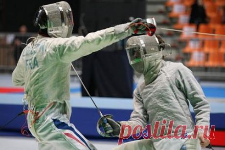 Россияне выступят на чемпионате Европы по фехтованию. Россияне выступят на чемпионате Европы по фехтованию. Всего в турнире примет участие шестеро отечественных спортсменов. На соревнованиях выступят шпажисты Яна Бекмурзова, Артем Саркисян, Полина Хаертдинова, а также саблистки Валерия Кобзева, Алена Лисина и Анна Смирнова.