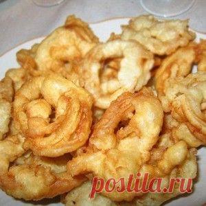 ПО-ЯПОНСКИ: КАЛЬМАРЫ В КЛЯРЕ !!!  **Кальмары 2шт -очисти, обдай кипяч/гор/водой. Остуди, и на кольца. *Кляр: яйцо 1шт, молоко 1/3ст, вода 1/3ст, соль, кунжут 1ч/л, специи, муку -до густой сметаны. *В сковороду: раст/масло, кольца в кляр -обжарь с 2х сторон. *Подача: с рисом или рисовой лапшой, и соус "Тысяча островов".