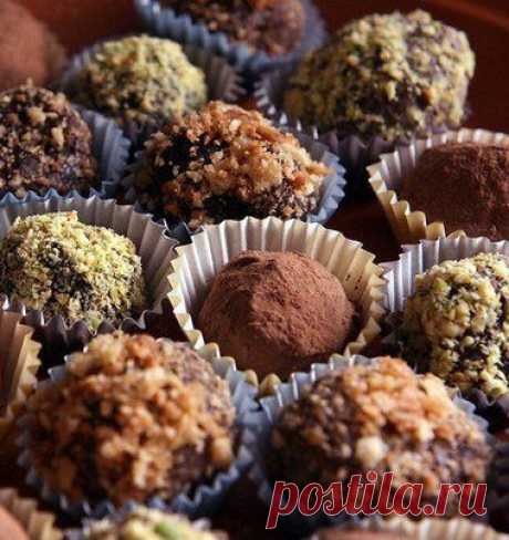 ... съесть целую коробку конфет