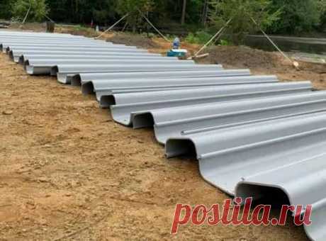 Шпунт ПВХ: монтаж и применение в строительстве На самом деле шпунт ПВХ является универсальным материалом, широко применяемым в строительстве благодаря своим уникальным свойствам и преимуществам перед