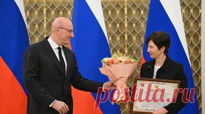 Чернышенко наградил победителей первой Премии правительства в области детской литературы. В Москве состоялась церемония вручения первой Премии правительства Российской Федерации в области детской и подростковой литературы. Награды лауреатам вручил заместитель председателя правительства Дмитрий Чернышенко. Читать далее