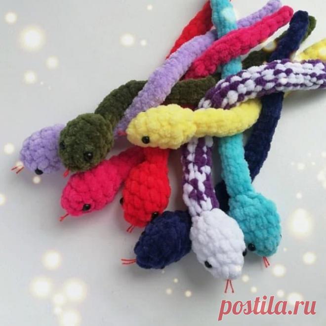 Змейка за 10 минут крючком. Амигуруми схемы и описания. Автор: @yana_toys_24 | IRINELY.ART