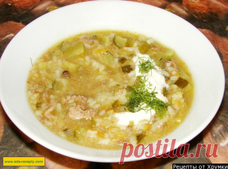 Суп рассольник с рисом  солеными огурцами и курицей